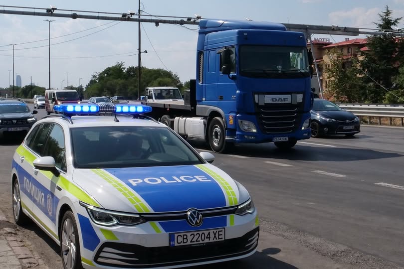 Засилен полицейски контрол по пътищата в страната Засилен полицейски контрол по пътищата в страната