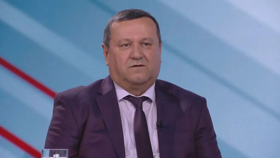 Адемов: Антикорупционен фронт около Румен Радев може да обедини противниците на завладяната държава Адемов: Антикорупционен фронт около Румен Радев може да обедини противниците на завладяната държава