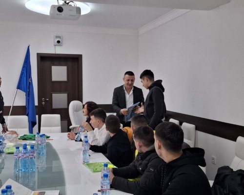 ФК  Якоруда  получи нови екипи и направи първа стъпка към възраждане на футбола в града