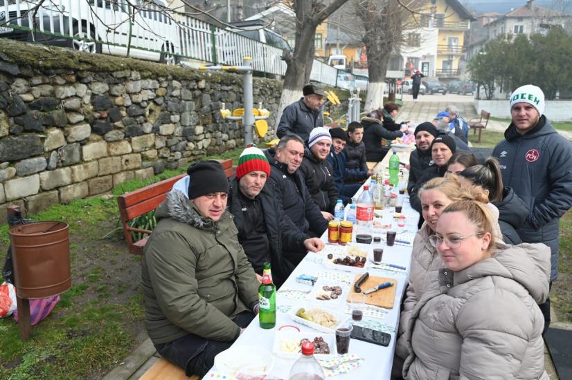 С руйно вино и много настроение Брежани отпразнува в аванс Трифон Зарезан
