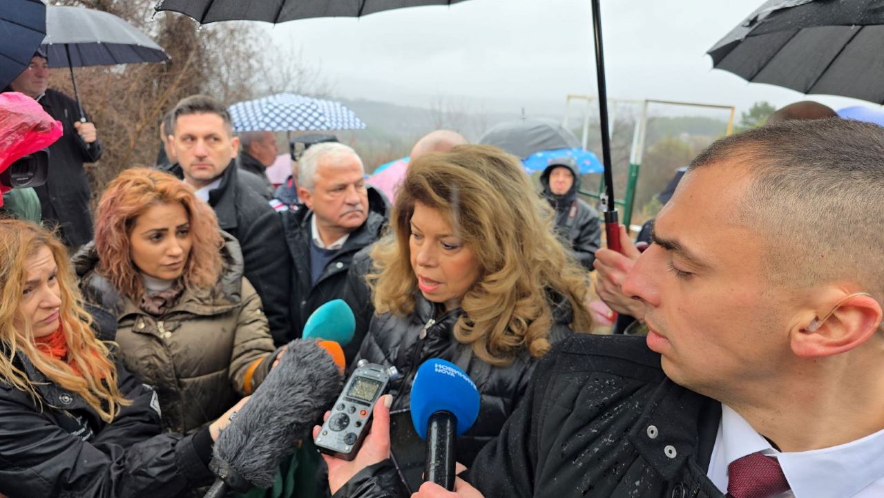 Илияна Йотова в с. Делчево: Служебният премиер трябва да отговори на очакванията на гражданите