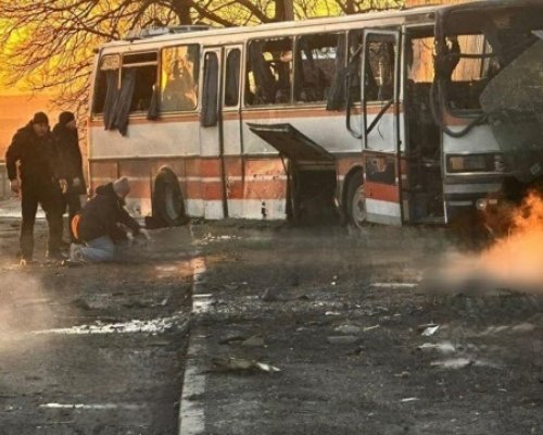 Русия атакува украински автобус с миньори, най-малко 15 загинали