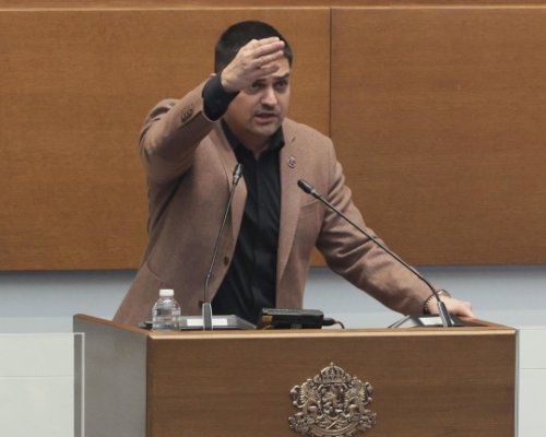 Радостин Василев: Предложението на ГЕРБ към Йотова за служебен премиер е гавра с Рая Назарян