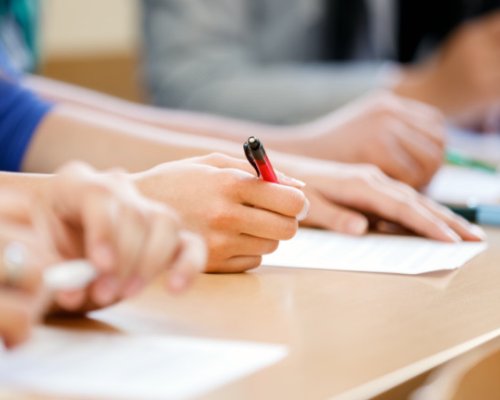 Важно за зрелостниците: Започна подаването на заявления за участие в матурите след 12 клас