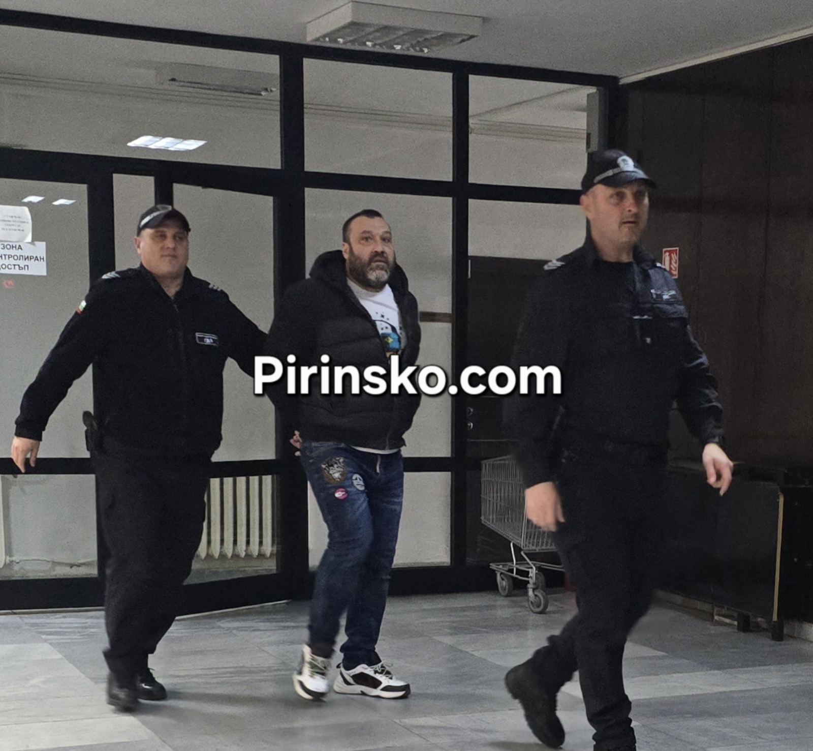 Ганди от Петрич остава в ареста заради разпространение на кокаин Ганди от Петрич остава в ареста заради разпространение на кокаин