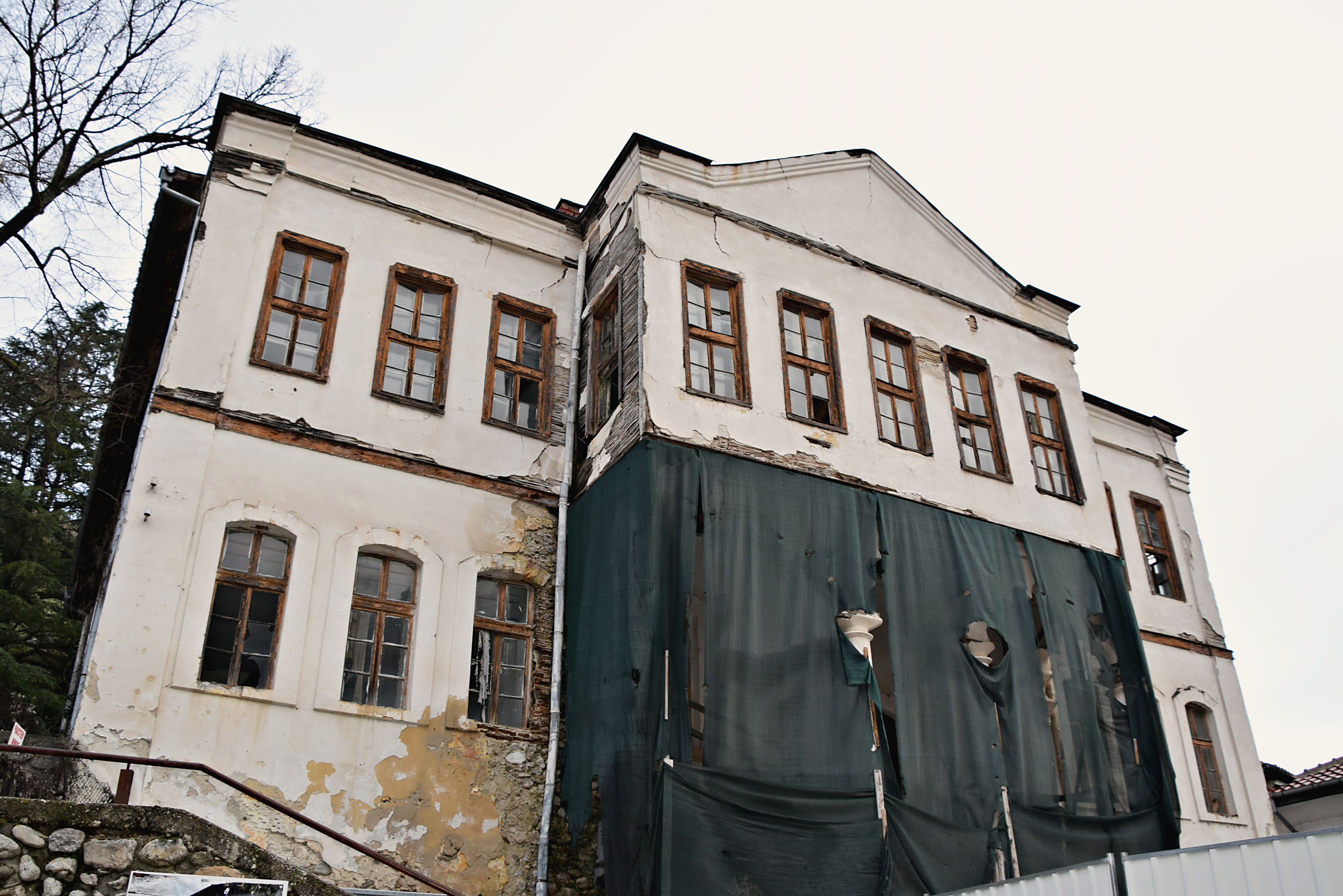 Една от най-ценните и емблематични сгради в град Мелник-Конака ще придобие нов облик