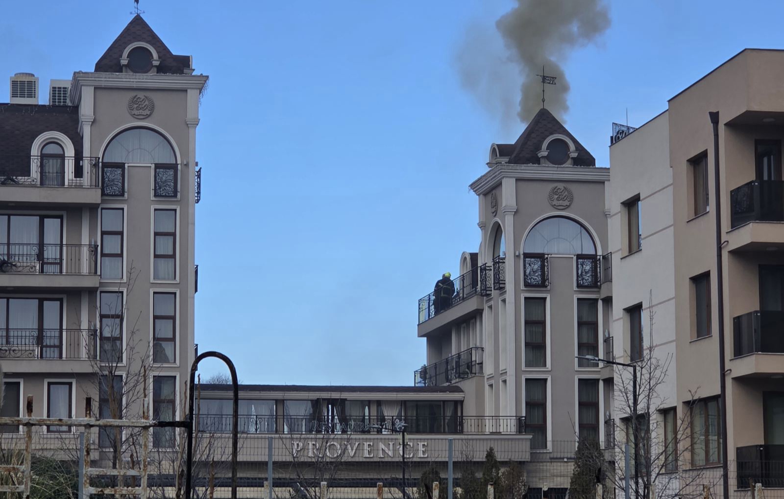 Гори хотел Прованс в Петрич
