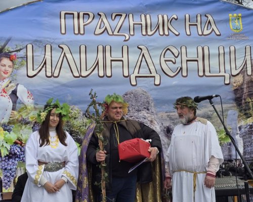 Йордан Парапанов е  Цар на лозята  на 33-ия празник на Боговете на виното в Илинденци