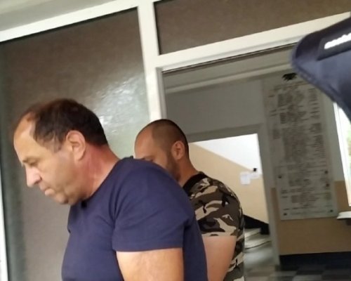 Абсурд: Кмет остава на поста си след присъда за купуване на гласове