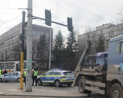 Камион уби пешеходец в София