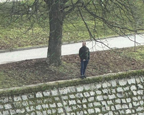 Скандален сигнал: Мъж се самозадоволявал публично край американските общежития в Благоевград