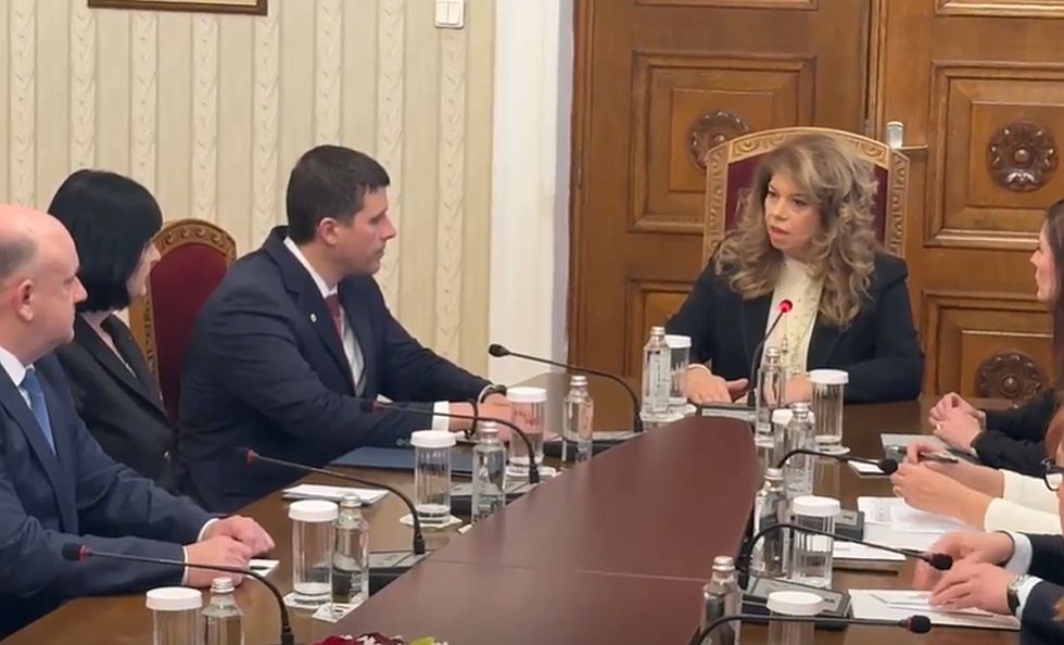 Михайлов пред президента: Най-голямата трагедия е, че обществото не вярва на институциите Михайлов пред президента: Най-голямата трагедия е, че обществото не вярва на институциите