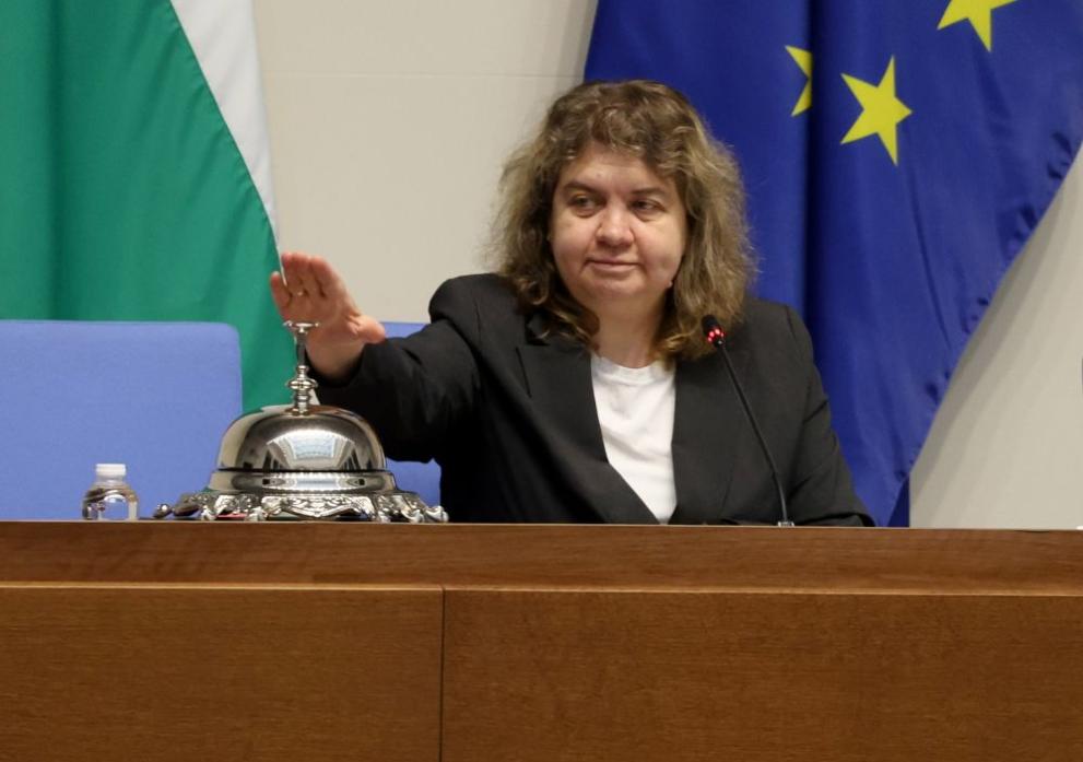 Рокади по върха на БСП: Наталия Киселова е избрана за председател на ПГ Рокади по върха на БСП: Наталия Киселова е избрана за председател на ПГ