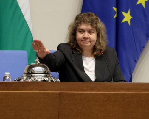 Рокади по върха на БСП: Наталия Киселова е избрана за председател на ПГ