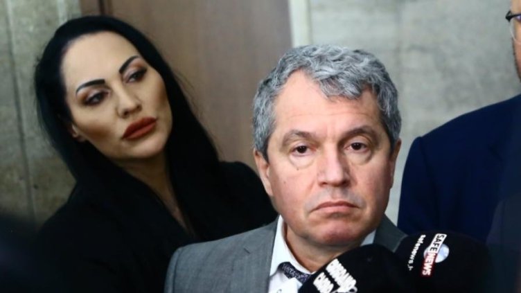 Тошко Йорданов: ПП-ДБ толерират педофилията, да се разследват всички Тошко Йорданов: ПП-ДБ толерират педофилията, да се разследват всички