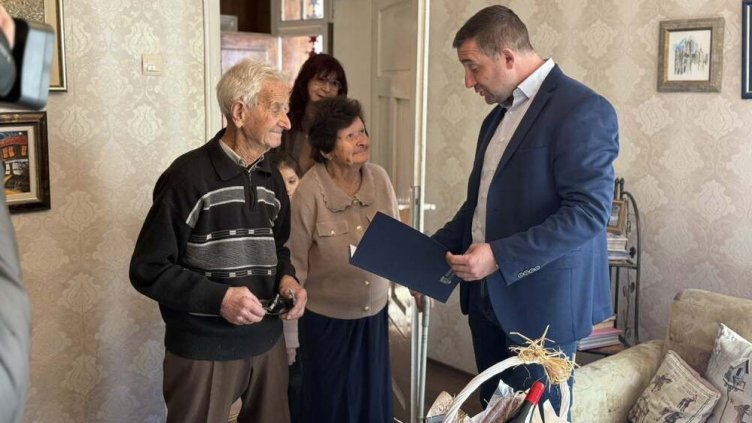 Рекордьори: Двойка в Югозапада със 73 години брачен живот Рекордьори: Двойка в Югозапада със 73 години брачен живот
