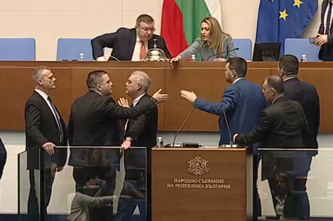 Скандал и обиди в парламента заради трагедията Петрохан