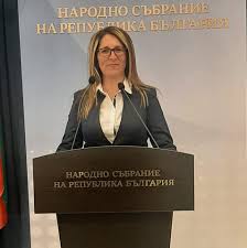 Близо до хората: Депутатът от ДПС-Ново начало Фатима Йълдъс с нова дата за приемна в с. Горно Дряново Близо до хората: Депутатът от ДПС-Ново начало Фатима Йълдъс с нова дата за приемна в с. Горно Дряново