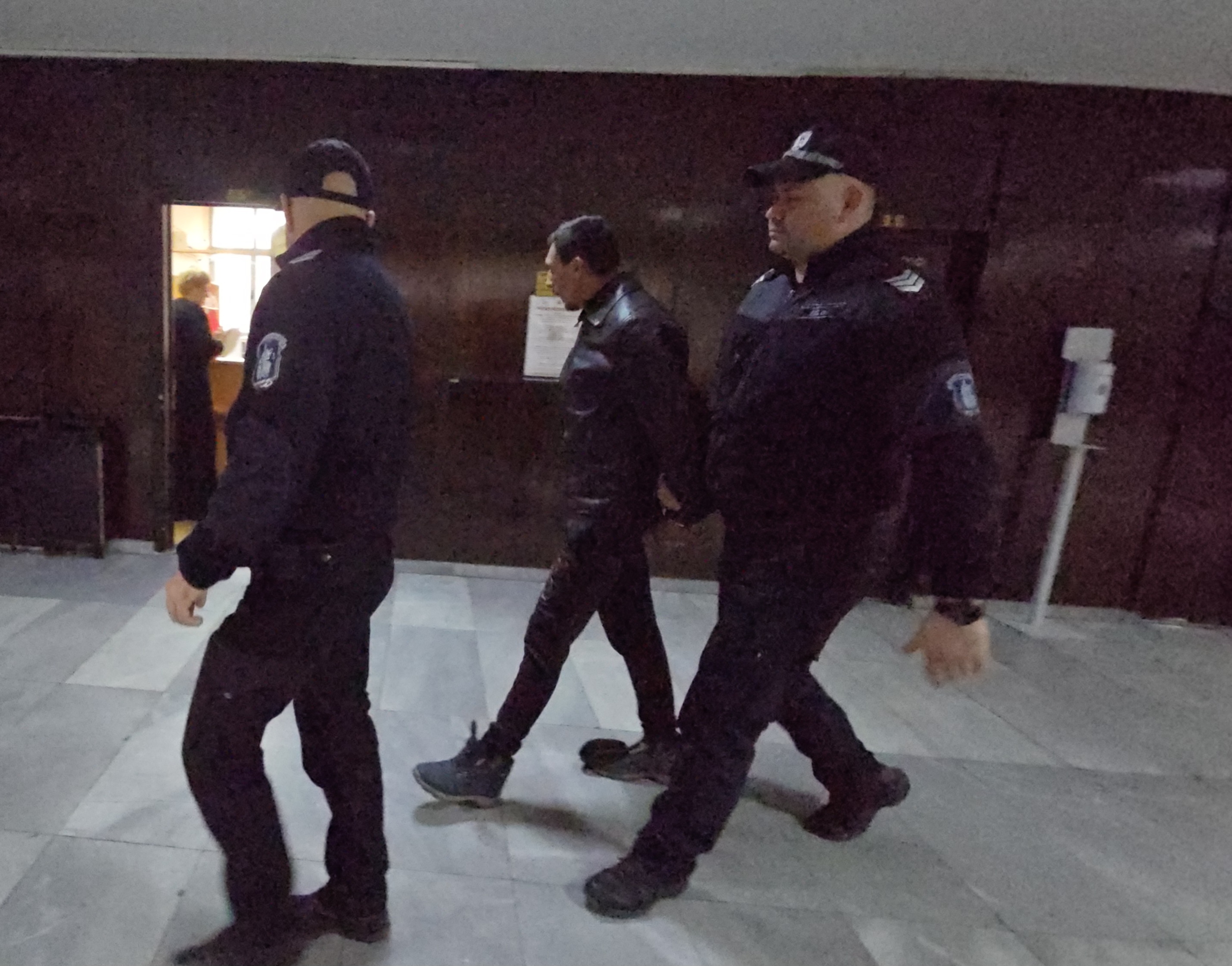 Окръжен съд Благоевград остави в ареста кримигерой от Гоце Делчев, издирван с ЕЗА от Гърция за 130 години затвор