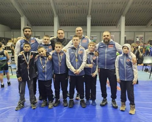 Пет медала за борците от Спортен клуб по борба Би Риал-Сандански