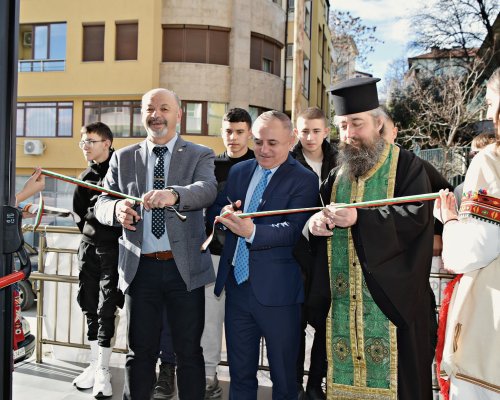 Сандански с още една значима инвестиция в образованието! Откриване на обновеното общежитие на ЗПГ Климент Тимирязев