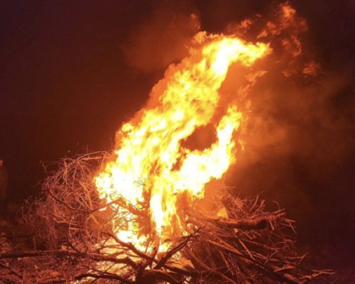 Без гуми в огньовете за Сирни заговезни в Рила