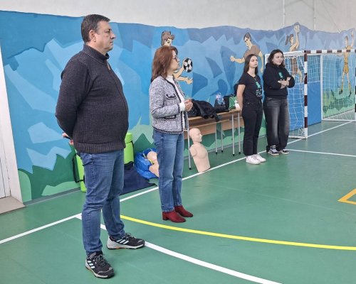 Гимназисти в Гоце Делчев се обучиха за оказване на първа долекарска помощ