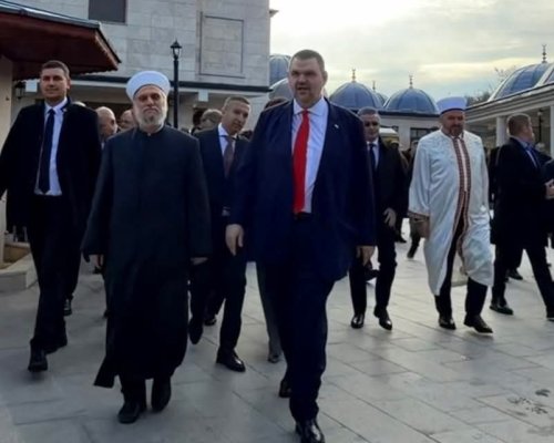 Пеевски поздрави мюсюлманите по повод свещения месец Рамазан