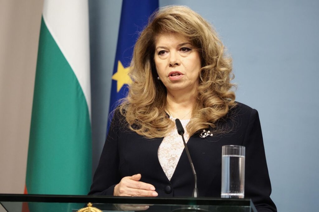 Йотова: Ако ми бъде предложено, незабавно ще разпиша указа за оставката на Стоил Цицелков Йотова: Ако ми бъде предложено, незабавно ще разпиша указа за оставката на Стоил Цицелков