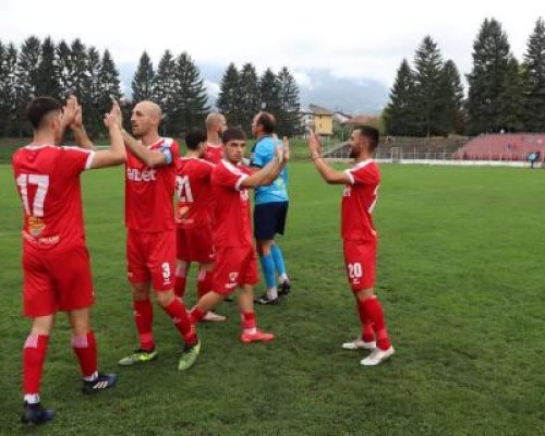 Отпускат пари за развитието на ФК Банско Тийм и Балкан Добринище