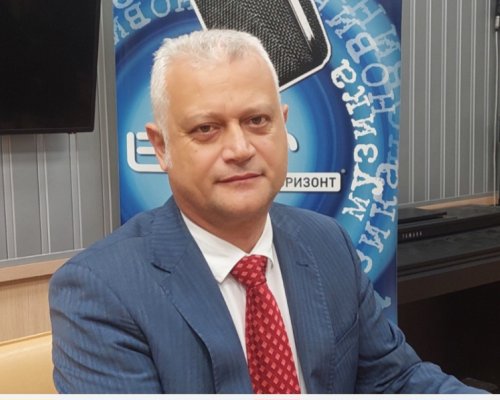 Министърът на МВР Емил Дечев: Наблюдаваме паническите ходове на система, която усеща края си