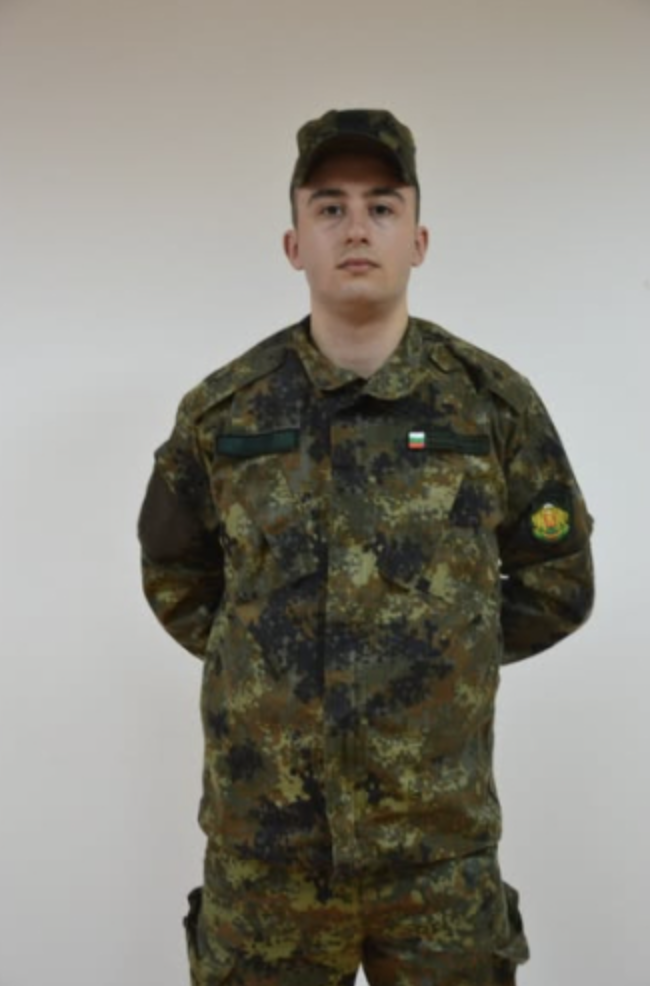 От готвач в Благоевград и Банско до кадрови войник в армията: Пътят на редник Христо Джолев От готвач в Благоевград и Банско до кадрови войник в армията: Пътят на редник Христо Джолев