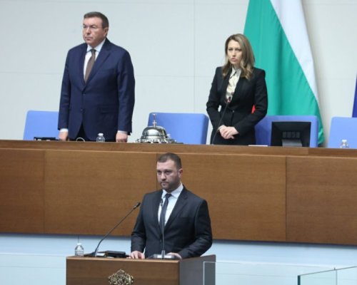 РЕКОРД: Депутат се закле от АПС и стана веднага независим