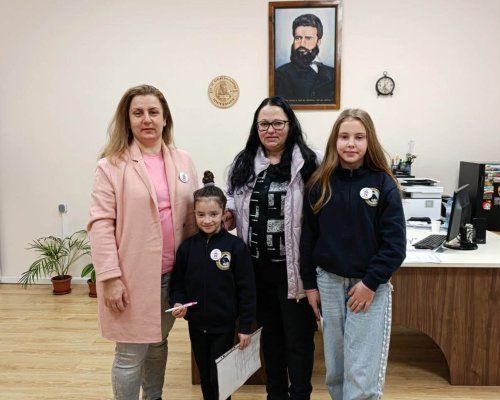 Не на тормоза в училище -ученици в Кресна с обща инициатива в Деня на розовата фланелка