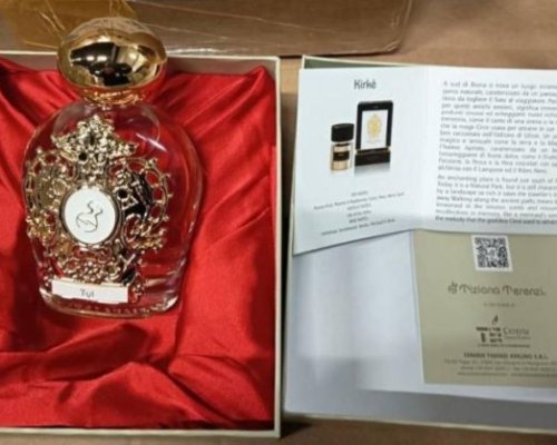 Митнически служители разкриха пратка с над 15 000 фалшиви парфюма