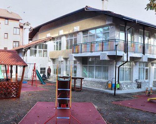 С грижа за най-малките: Банско прави детски кътове и атракциони за над 250 000 евро