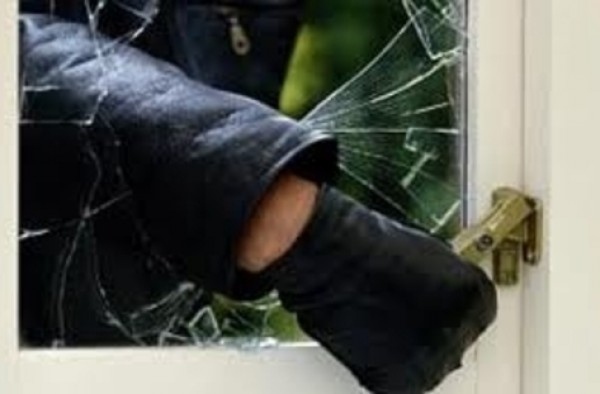 Окраднаха 700 евро от къща в с. Паничарево