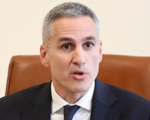 Гюров свиква спешна среща с министри заради сметките за ток и цената на водата