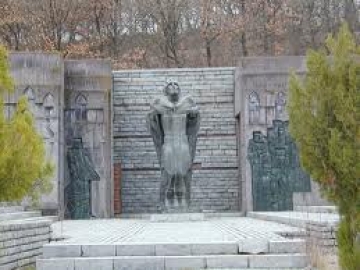 Козметични ремонти за 2 милиона лева се извършват в Самуиловата крепост край Петрич