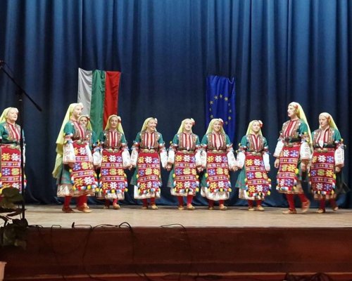 Читалището в Белица към самодейците: Продължавайте да палите искрата на българщината!
