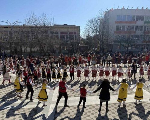 Апостол Апостолов: Честит Ден на самодееца! Честита Баба Марта!