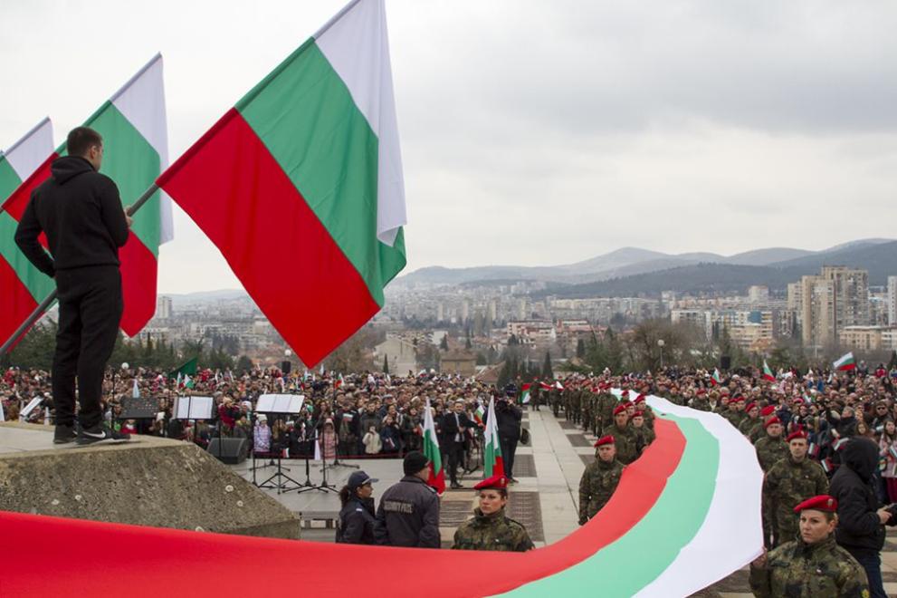 В навечерието на 3 март: 83 от хората у нас се чувстват българи, 9 - европейци