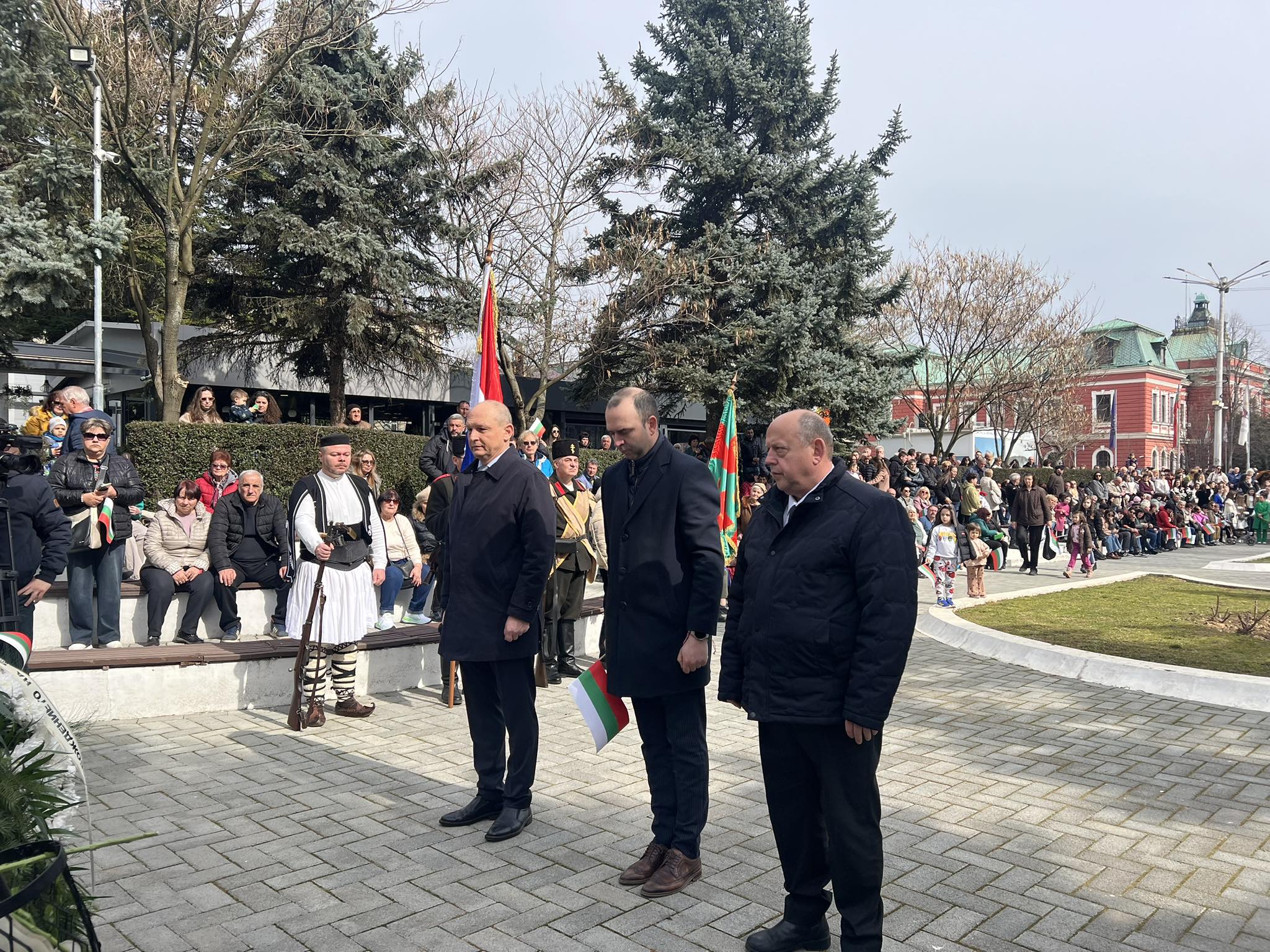 С издигането на българския трибагреник в Кюстендил започнаха тържествата посветени на Трети март