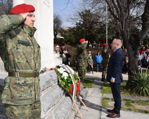 Почит към героите в Сандански