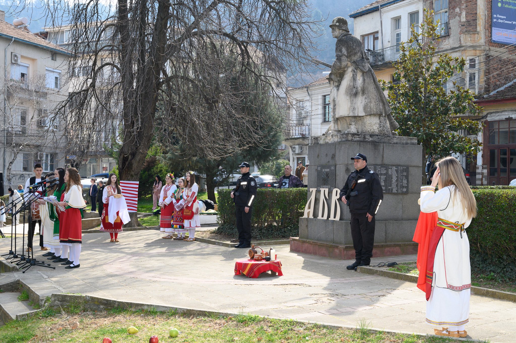 Петрич се поклони пред делото на героите, извоювали свободата на България