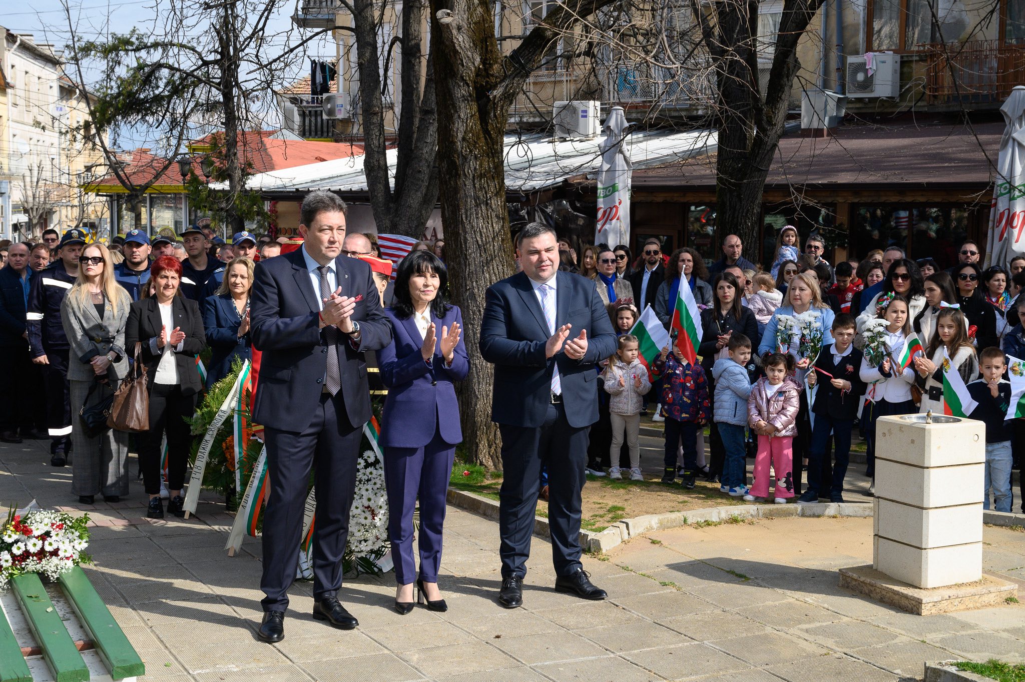 Петрич се поклони пред делото на героите, извоювали свободата на България Петрич се поклони пред делото на героите, извоювали свободата на България