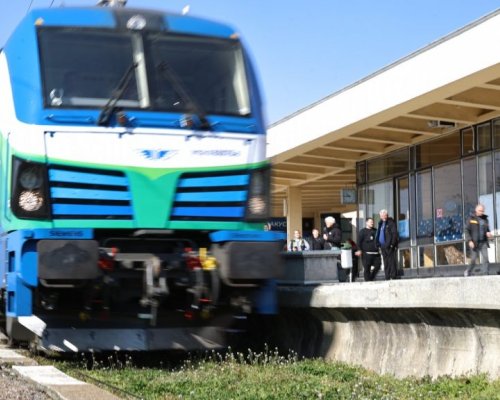Представиха най- новия локомотив, кръстен Васил Левски