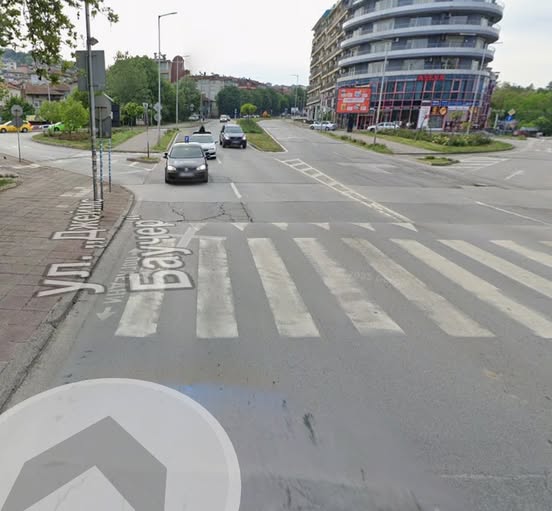 Частично спират движението по ул.  Джеймс Баучер  в Благоевград заради ремонт