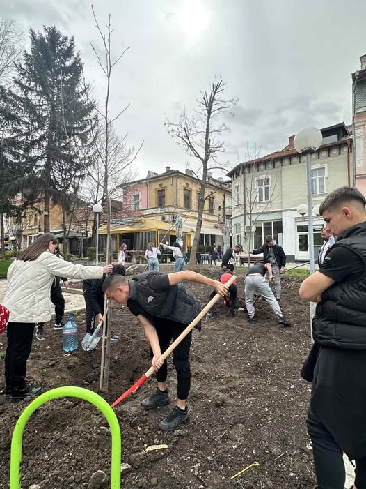 Започва засаждане на дървета в Кюстендил Започва засаждане на дървета в Кюстендил