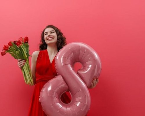 10 подаръка, които ще накарат всяка жена да се усмихне на 8 март